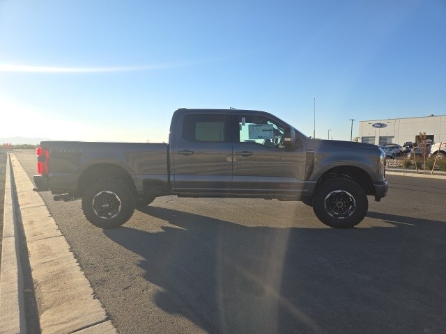 2026 Ford F-350 photo 3