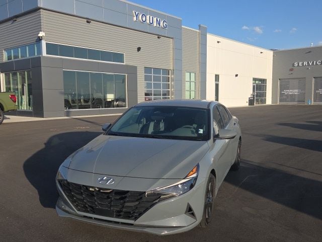 2021 Hyundai Elantra 2.0 SEL IVT's photo