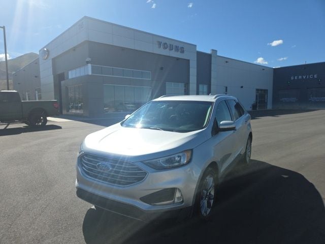 2019 Ford Edge Titanium's photo