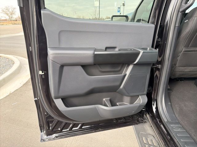 2025 Ford F-150 STX - Photo 24