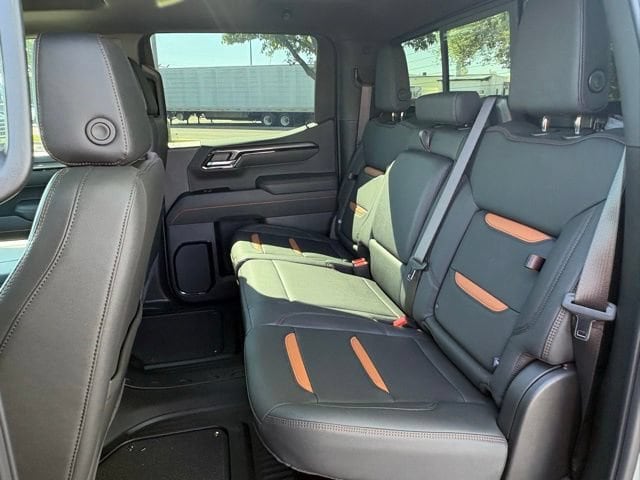 2026 GMC Sierra 1500 AT4 - Photo 10