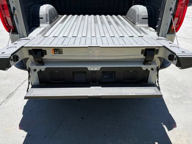 2026 GMC Sierra 1500 AT4X - Photo 11