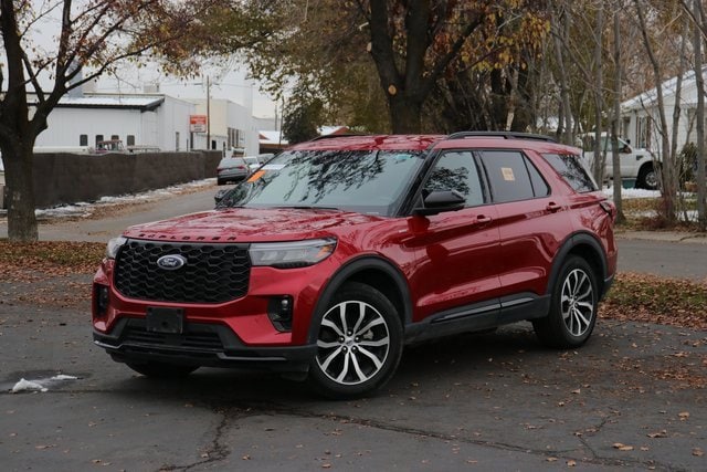 2025 Ford Explorer ST-LINE's photo