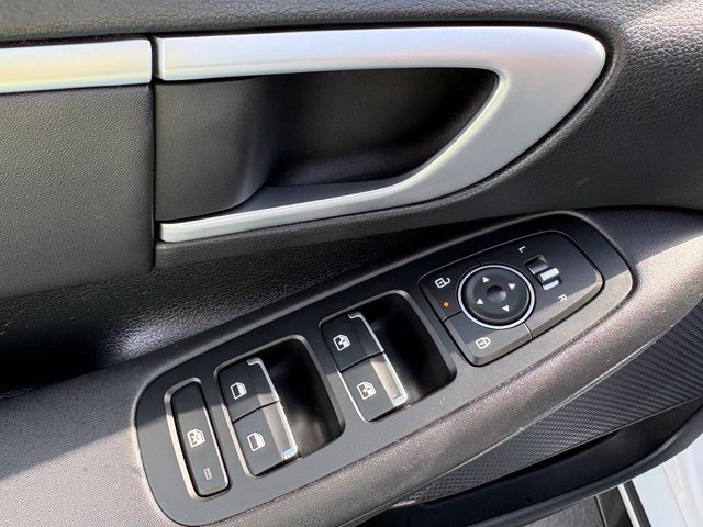 2025 Hyundai Sonata SEL - Photo 17