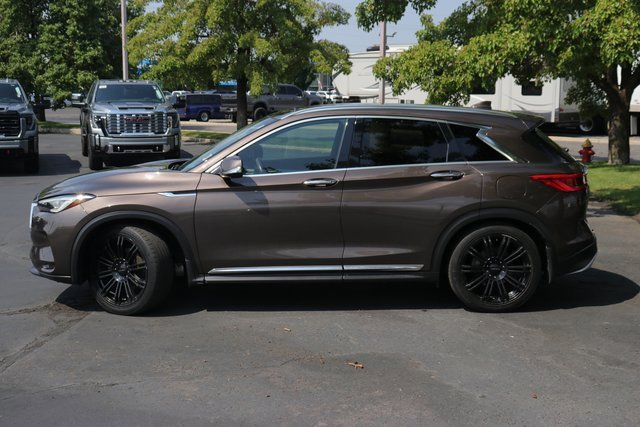 2019 Infiniti QX50 Essential photo 3