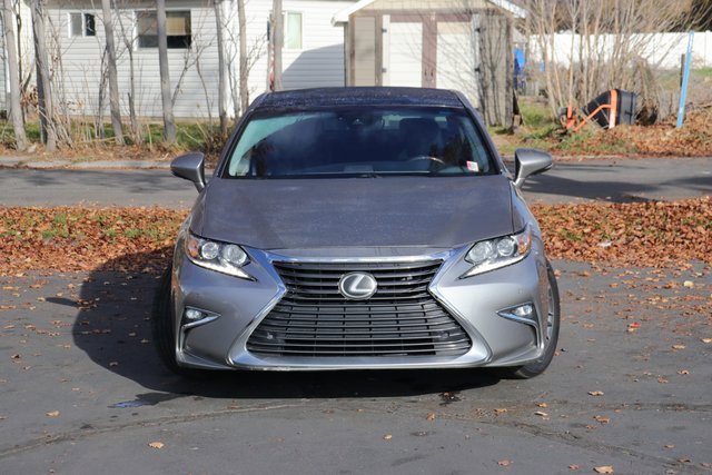 2017 Lexus ES 350 photo 2