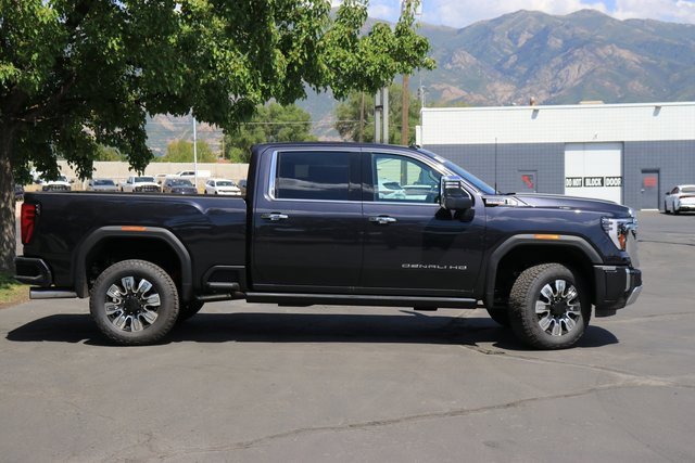 2025 Gmc Sierra 3500 HD Denali photo 3