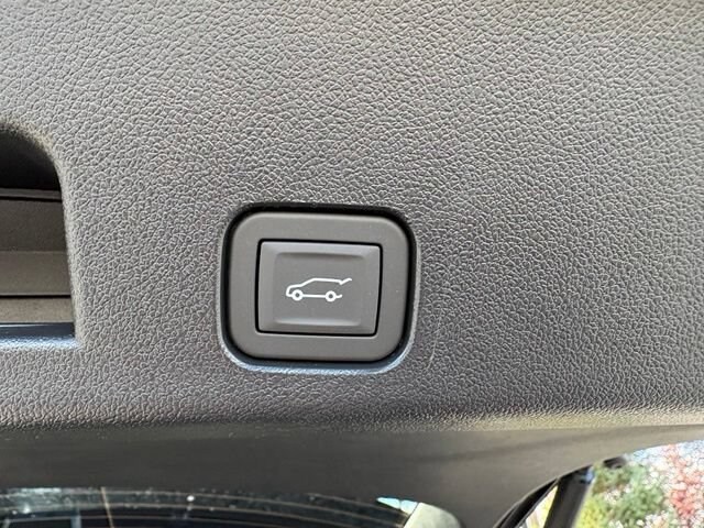 2027 GMC Acadia Denali Ultimate - Photo 13