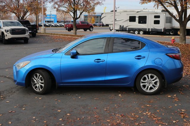 2017 Toyota Yaris iA Base photo 3