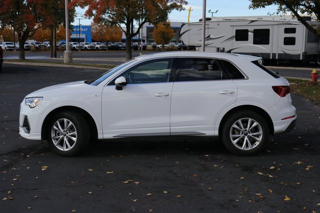 2025 Audi Q3 S line Premium photo 2