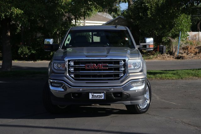 2017 Gmc Sierra 1500 SLT photo 2