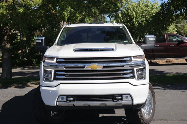 2023 Chevrolet Silverado 3500HD High Country photo 2