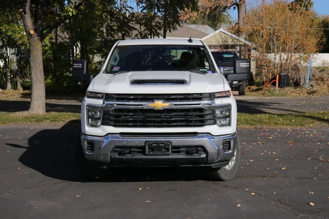 2024 Chevrolet Silverado 2500HD LT photo 2