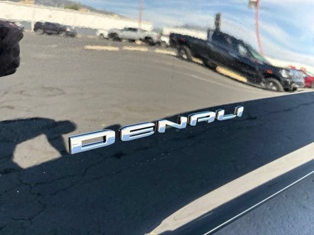 2027 GMC Acadia Denali Ultimate - Photo 19