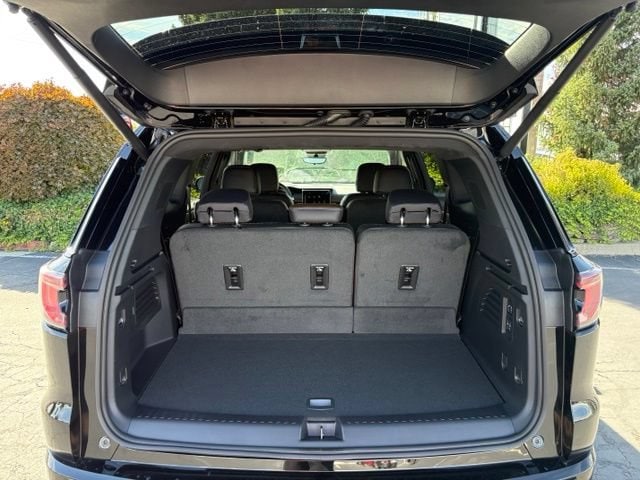 2027 GMC Acadia Denali Ultimate - Photo 10