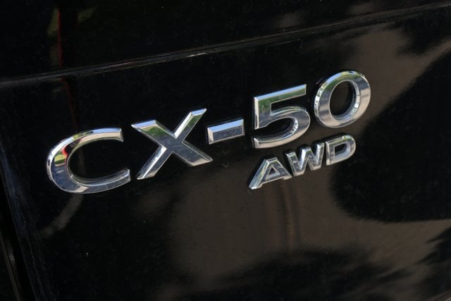 2025 Mazda CX-50 2.5 S Preferred photo 4
