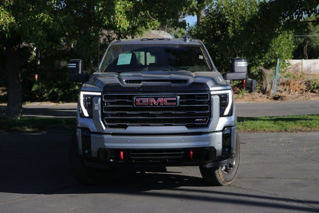 2025 Gmc Sierra 3500 HD AT4 photo 2