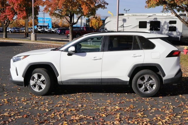 2025 Toyota RAV4 XLE photo 2