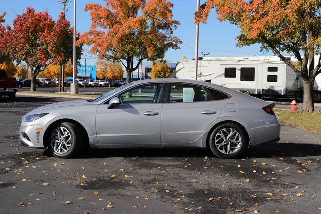 2023 Hyundai Sonata SEL photo 3