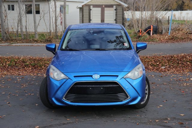 2017 Toyota Yaris iA Base photo 2