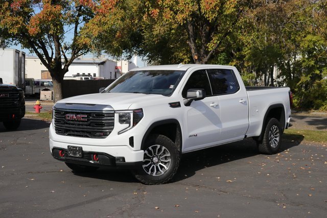 2023 GMC Sierra 1500 AT4's photo