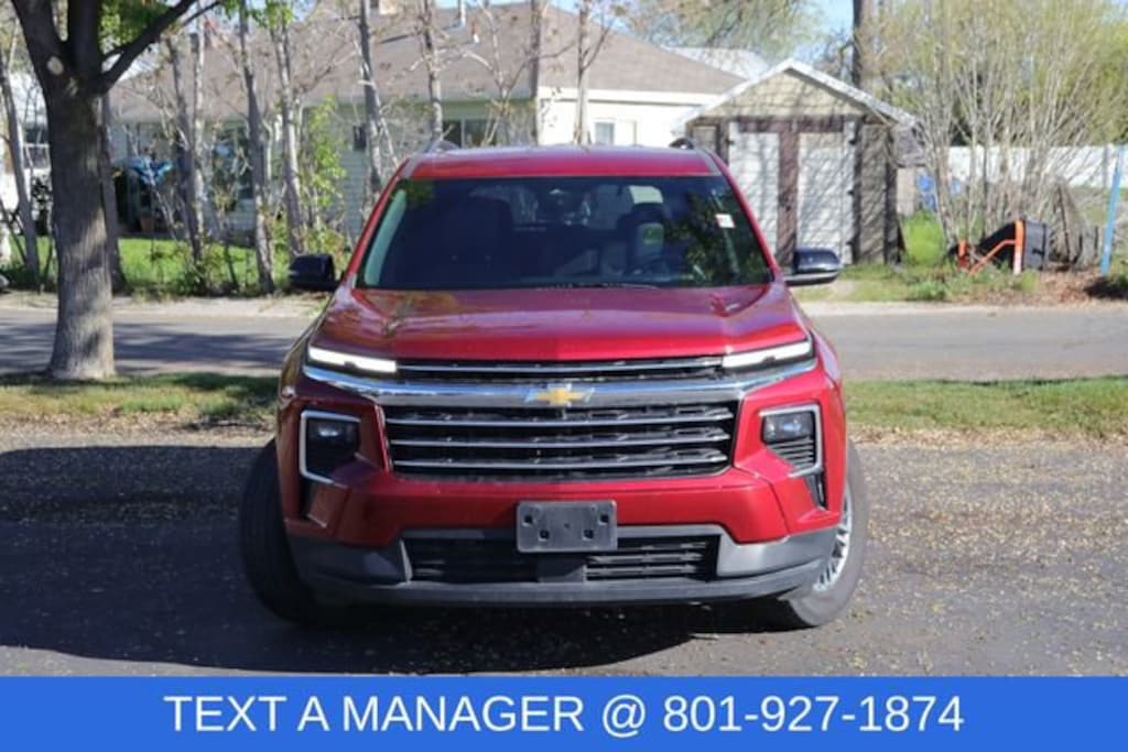 Used 2025 Chevrolet Traverse LT SUV