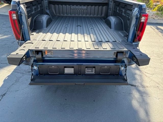 2026 GMC Sierra 3500HD Denali Ultimate - Photo 9