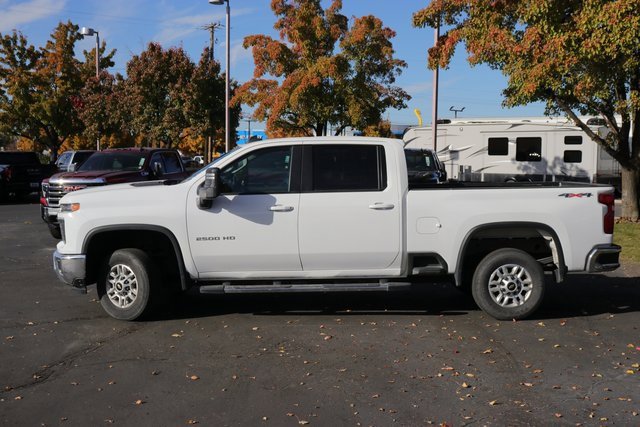 2024 Chevrolet Silverado 2500HD LT photo 3