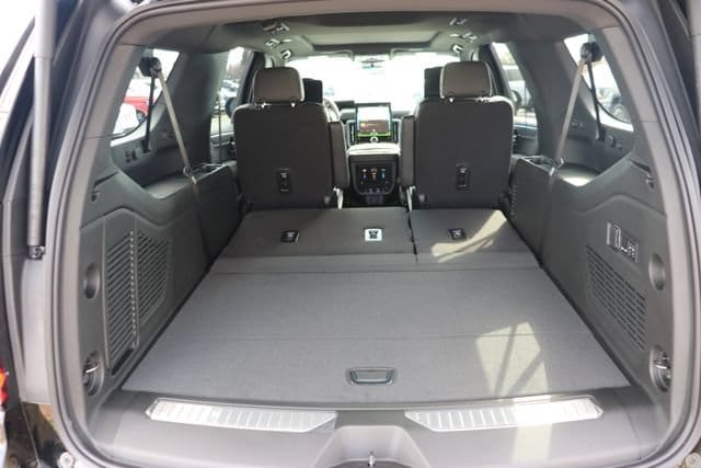 2026 GMC Yukon XL AT4 Ultimate - Photo 13
