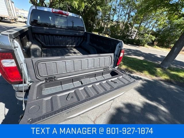 2026 GMC Canyon AT4 - Photo 9