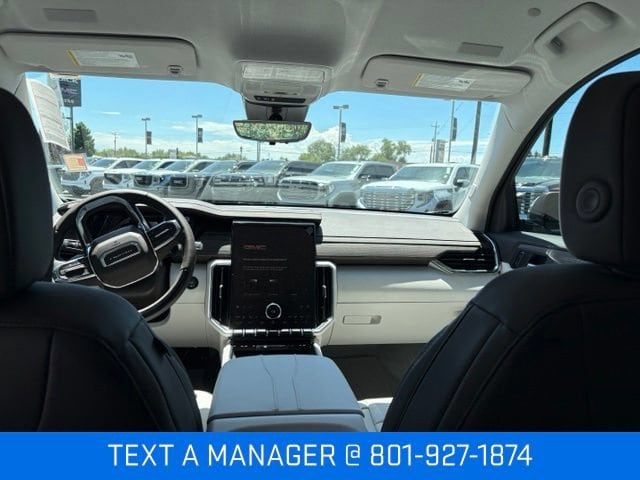2026 GMC Acadia Denali - Photo 20