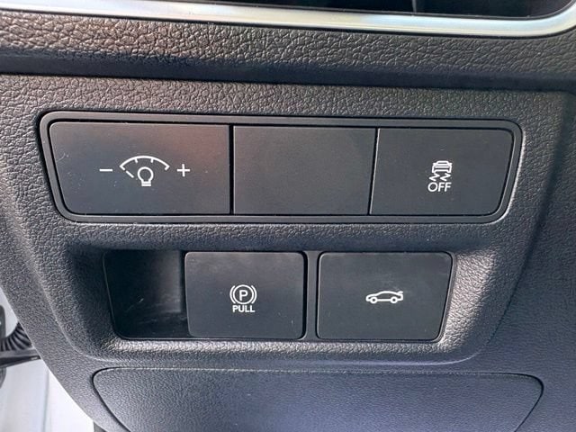 2025 Hyundai Sonata SEL - Photo 18