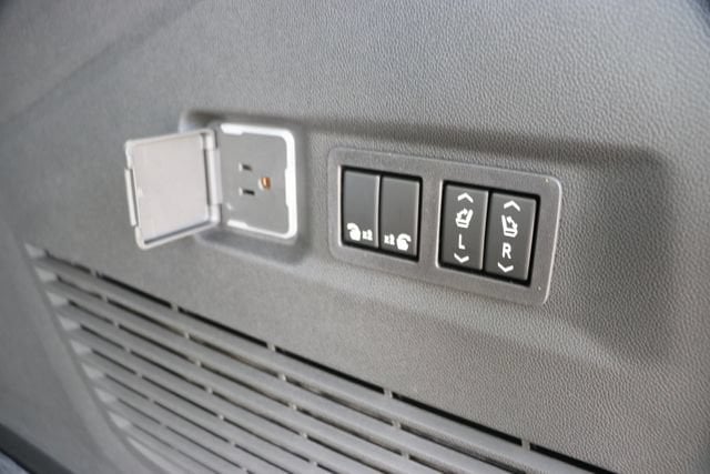 2026 GMC Yukon XL AT4 Ultimate - Photo 15