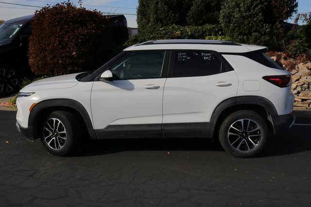 2025 Chevrolet Trailblazer LT photo 2