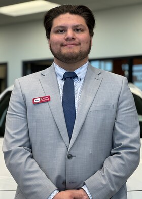 Staff member Miguel Castillo from ID_63e45d489b5d