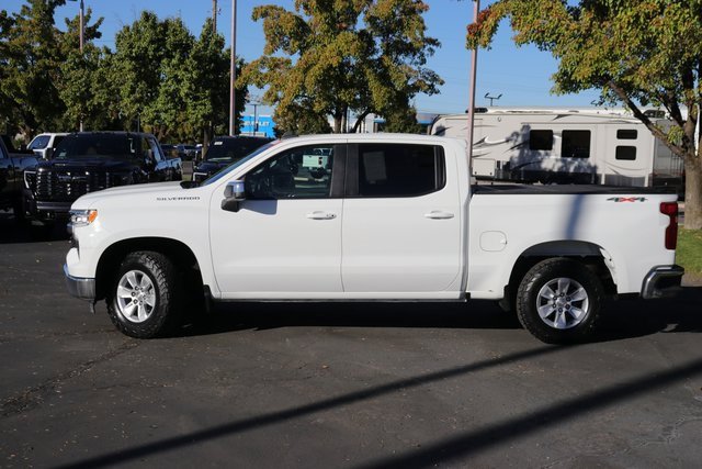 2022 Chevrolet Silverado 1500 LT photo 3