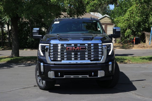 2025 Gmc Sierra 3500 HD Denali photo 2