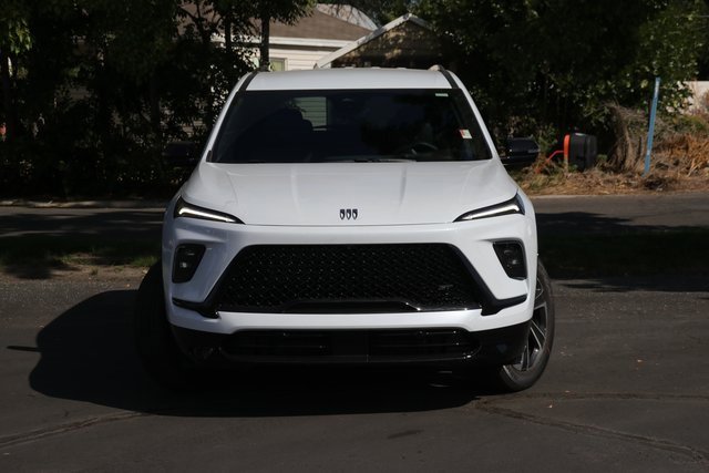 2026 Buick Enclave Sport Touring photo 2