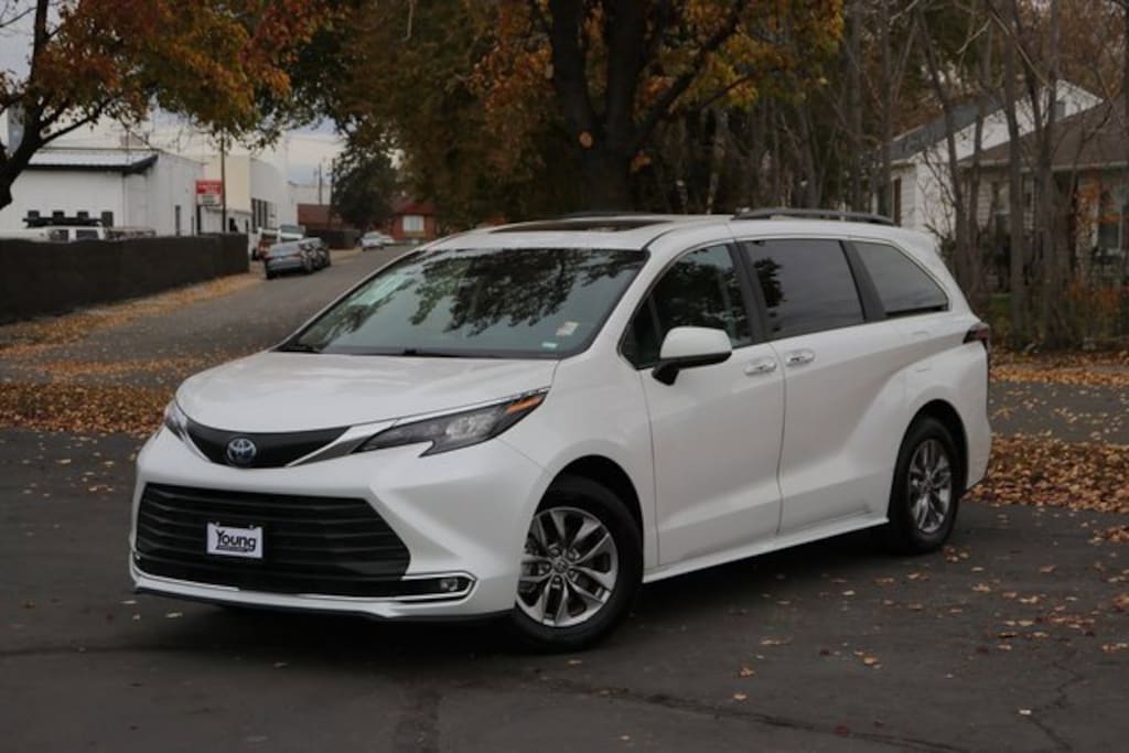 Used 2024 Toyota Sienna XLE Van Passenger Van