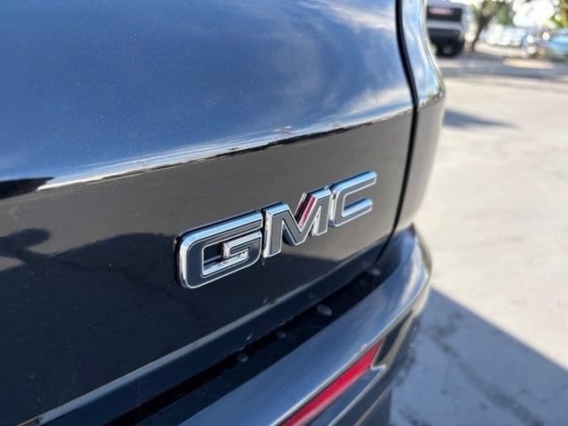 2027 GMC Acadia Denali Ultimate - Photo 8