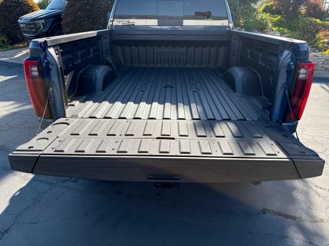 2026 GMC Sierra 3500HD Denali Ultimate - Photo 8
