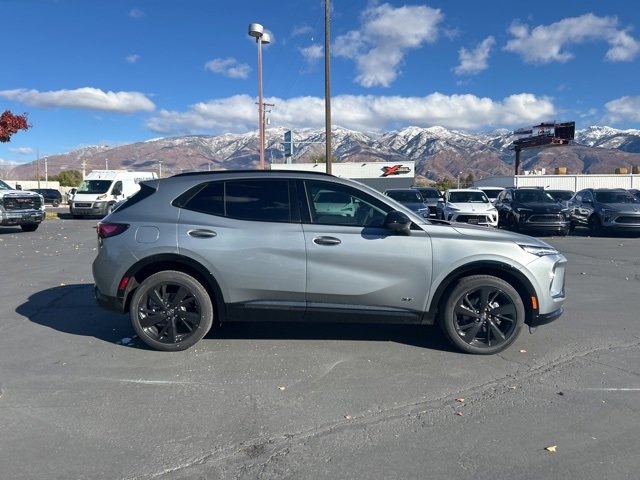 2025 Buick Envision Sport Touring photo 3