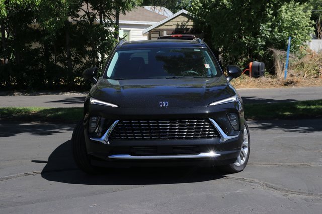 2024 Buick Envision Avenir photo 2