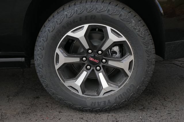 2026 GMC Yukon XL AT4 Ultimate - Photo 10