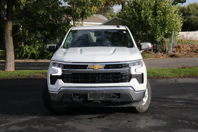 2022 Chevrolet Silverado 1500 LT photo 2