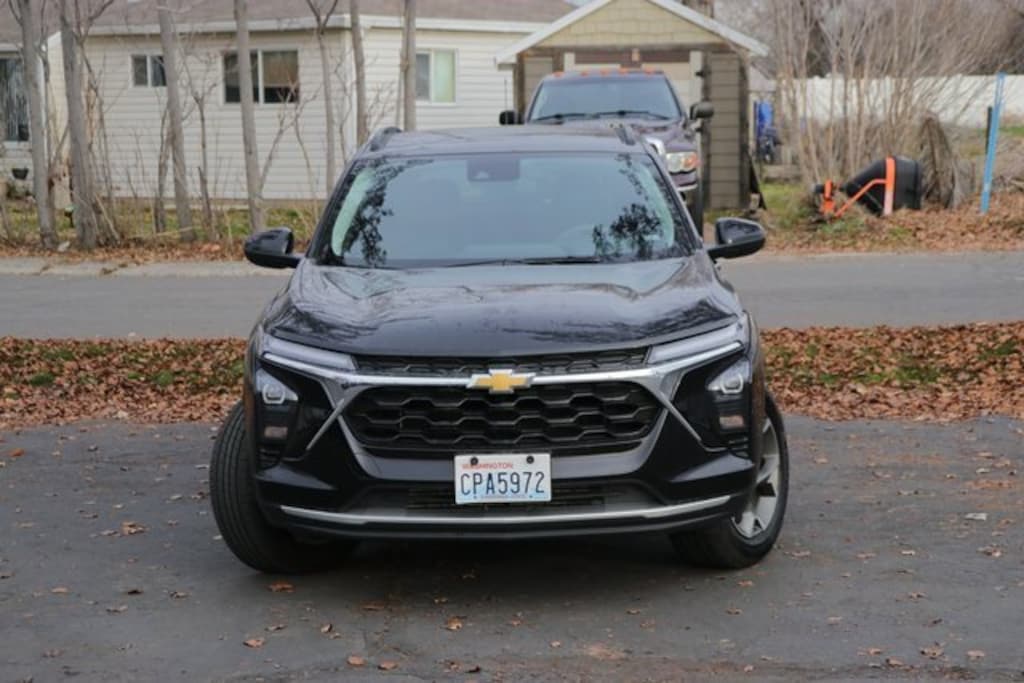 Used 2025 Chevrolet Trax LT SUV