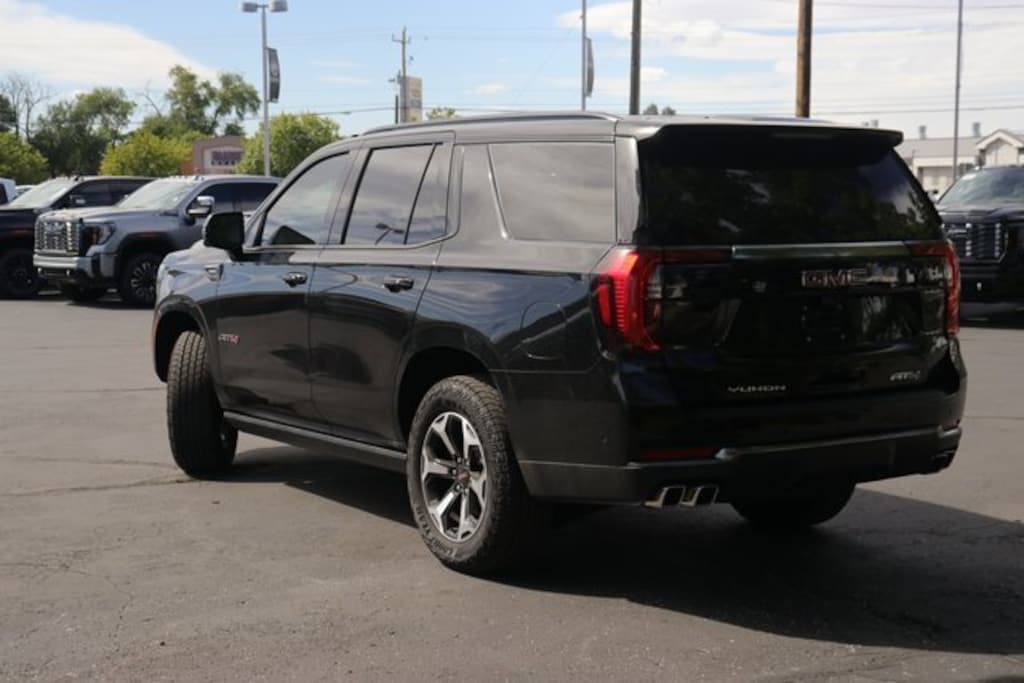 Used 2025 GMC Yukon AT4 SUV