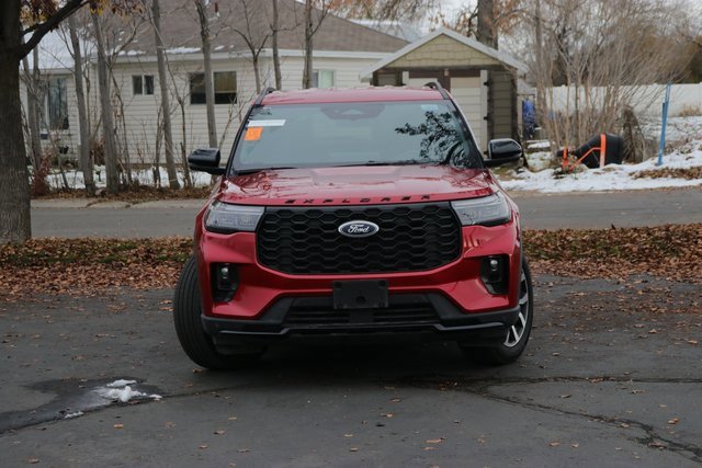 2025 Ford Explorer ST-Line photo 2