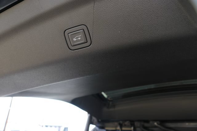2026 GMC Yukon XL AT4 Ultimate - Photo 16