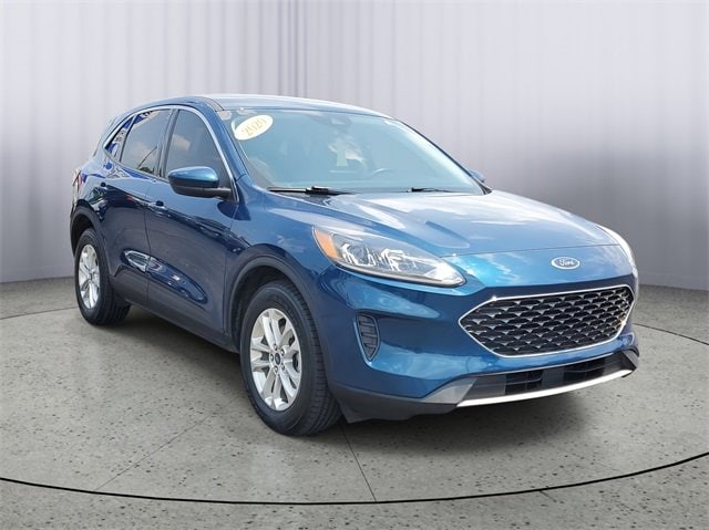 Used 2020 Ford Escape SE with VIN 1FMCU9G61LUB40759 for sale in Owosso, MI